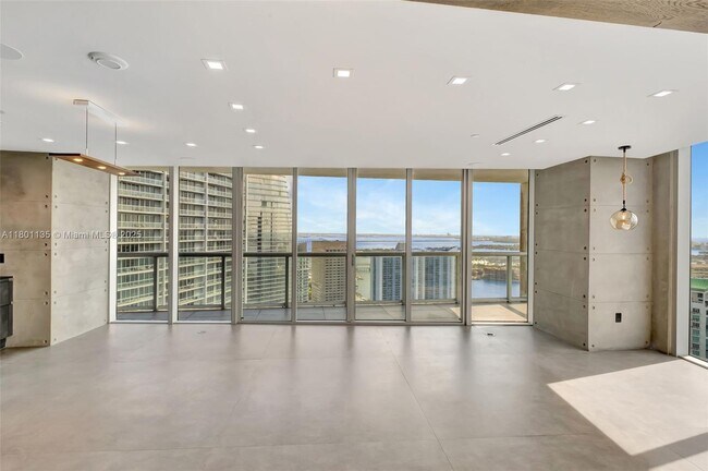Foto del edificio - 495 Brickell Ave