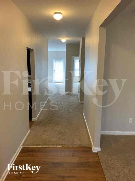 Foto del edificio - 4221 Weeping Willow Dr