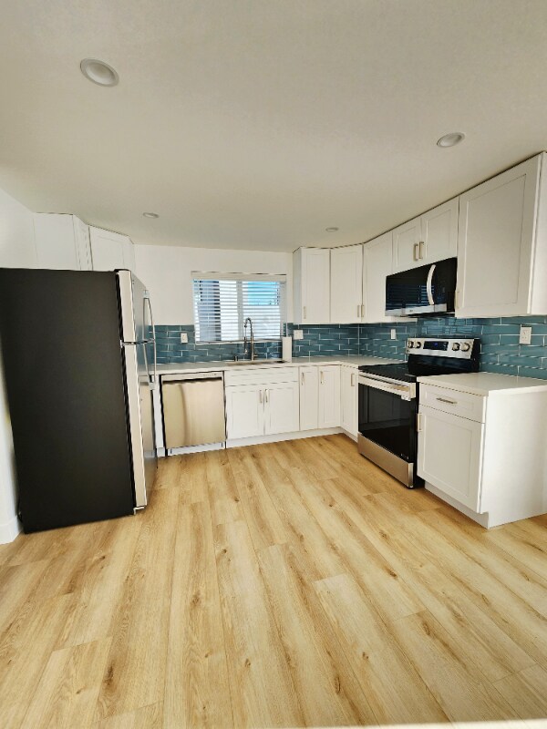 Building Photo - 2407 Abbot Kinney Blvd