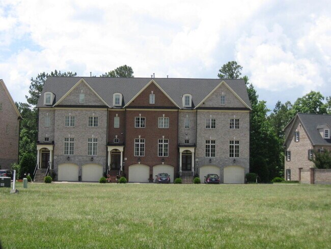 Foto del edificio - 4 Story Townhome in Greensboro NC