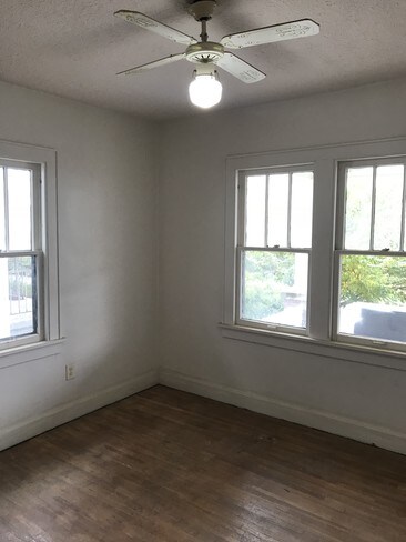 Building Photo - 421 Catherine St