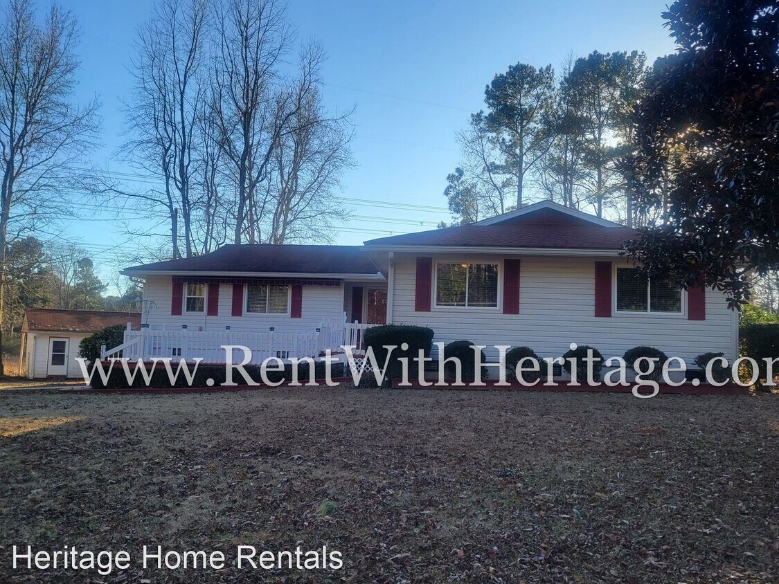 Primary Photo - 4 br, 2 bath House - 3870 100 Rd.