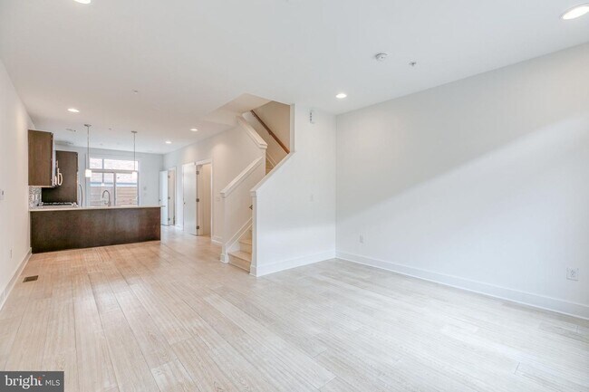 Foto del edificio - Northern Liberties Townhome with Parking