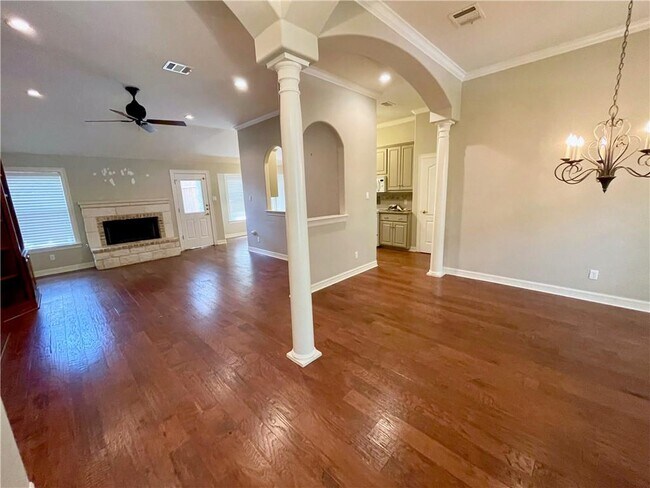 Foto del edificio - 3601 Serena Woods Ct
