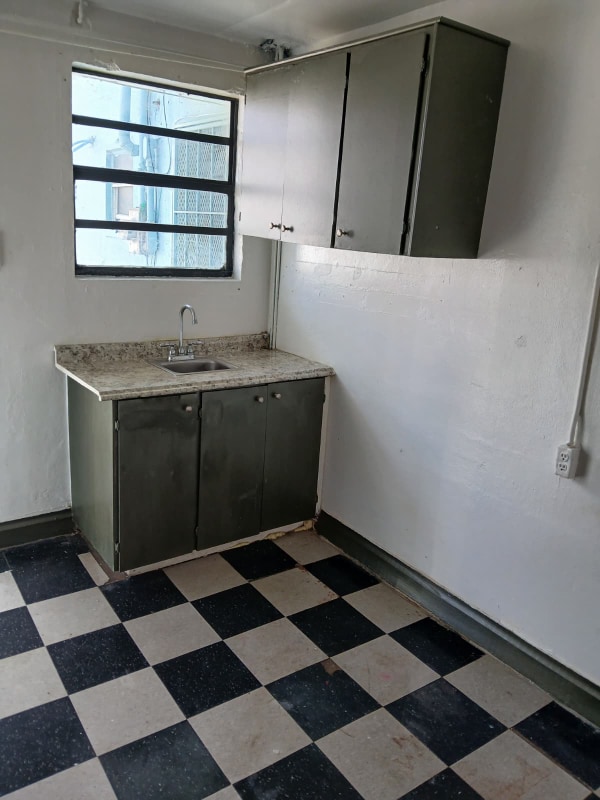 Building Photo - 406 SW Avenue C