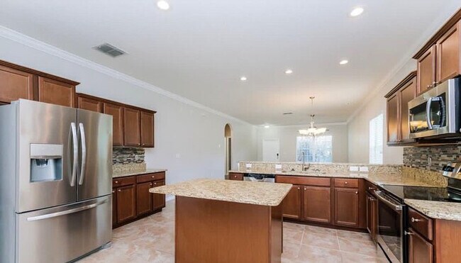 Foto del edificio - 13427 Lake Monroe Pl