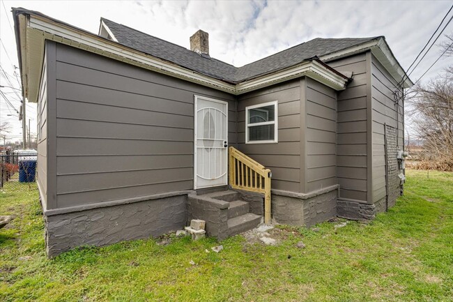 Photo - 555 Dodson Ave House