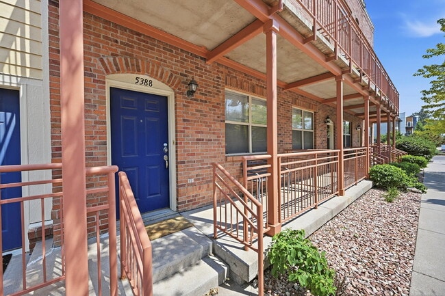 Building Photo - 2,640.95, 2 Bed, 2.5 Bath Townhome in Arvada with Central AC, and attached Garage!