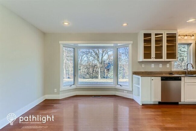 Building Photo - 3041 Woodbridge Street, Roseville, MN, 55113