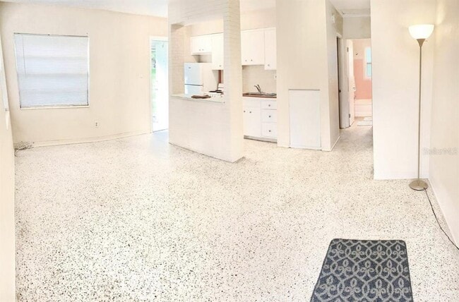 Building Photo - 1247 22nd Ave S