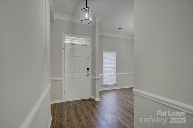 Building Photo - 7017 Scuppernong Ct