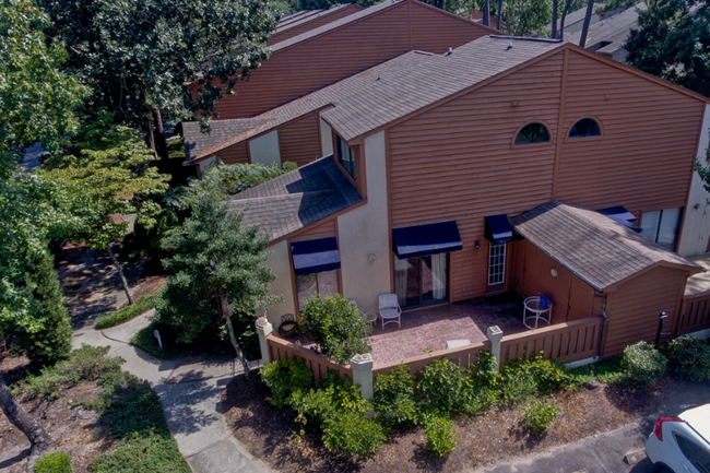 Building Photo - 617 13th Ave S