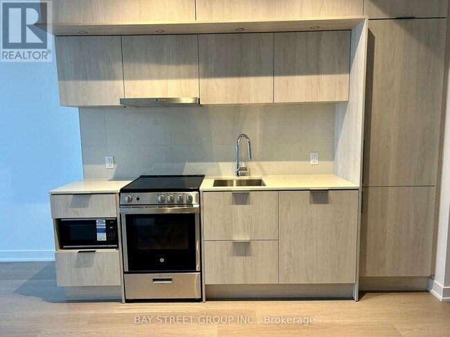 Photo du bâtiment - 448 Burnhamthorpe Rd W