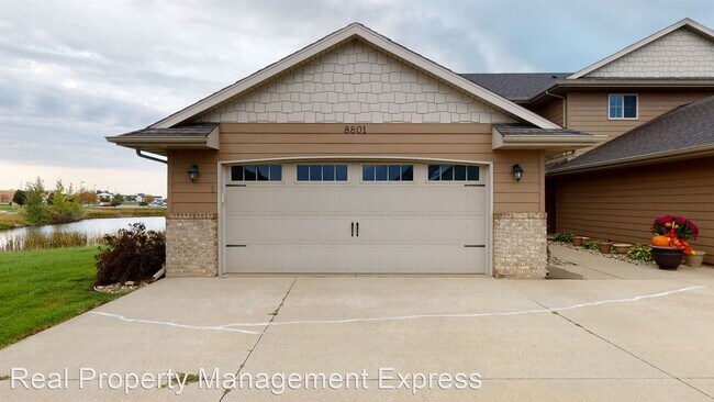 Building Photo - 2 br, 2 bath House - 8801 W 32nd Street #1