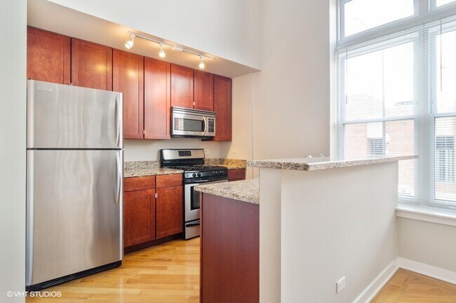 Foto del edificio - 3611 W Montrose Ave