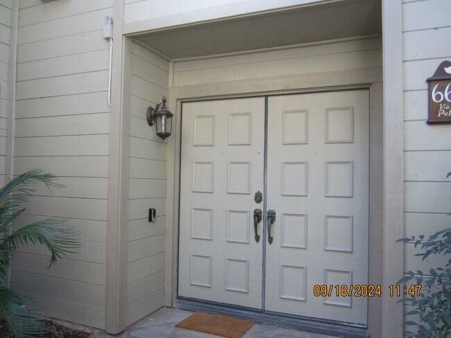 Building Photo - SPACIOUS LUXURY CONDO