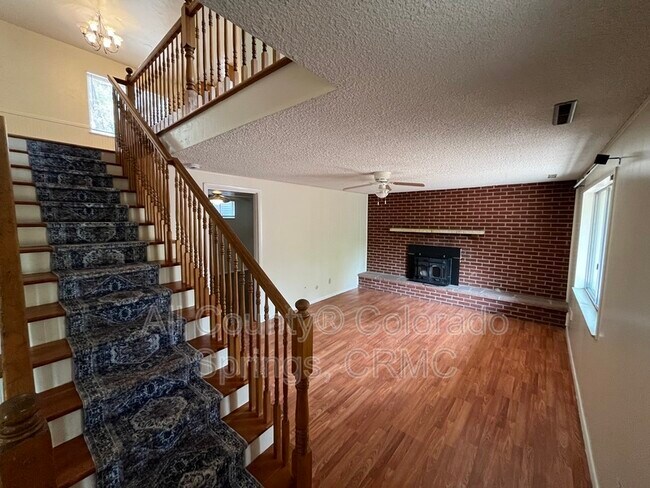 Building Photo - 15080 Deby Dr