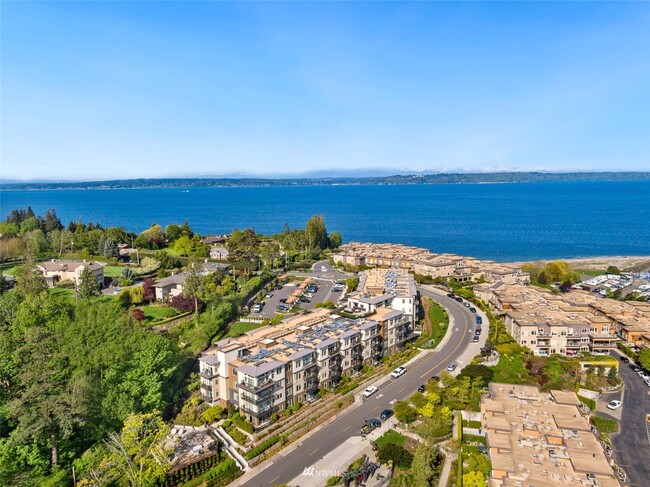 Breathtaking Views! - 55 Pine St