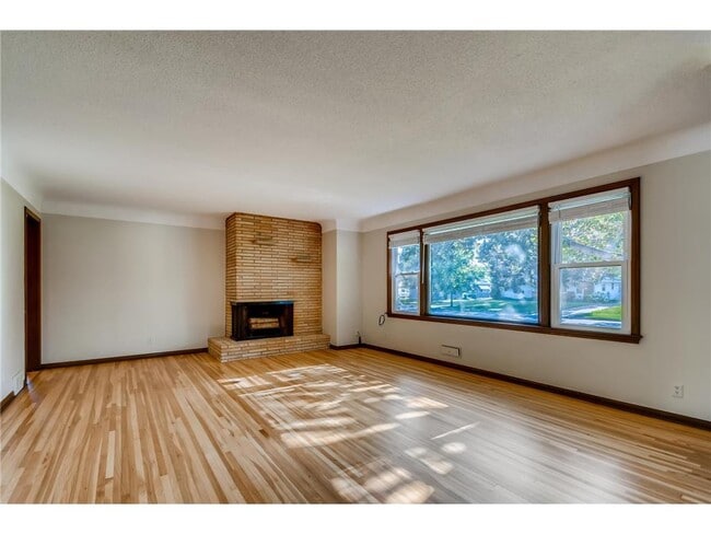 Building Photo - 7428 16th Ave S