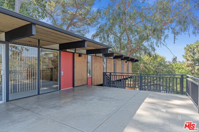 Foto del edificio - 1404 Oak Grove Dr