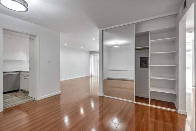 Foto del edificio - 1101 Continentals Way