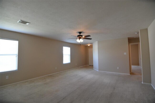 Foto del edificio - 1102 Boxford Ct