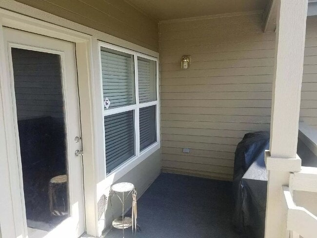 Building Photo - 18332 E Flora Dr