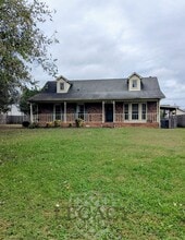 Building Photo - 221 Benefield Dr