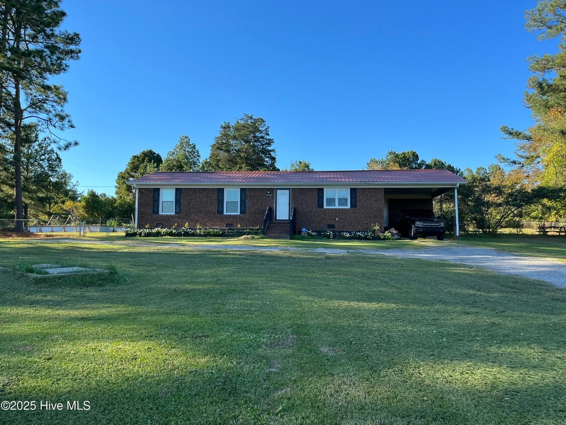 Primary Photo - 16220 NC-27
