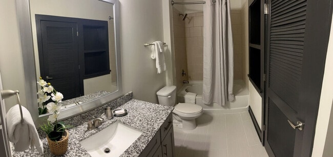 Foto del edificio - 424 W Trade St