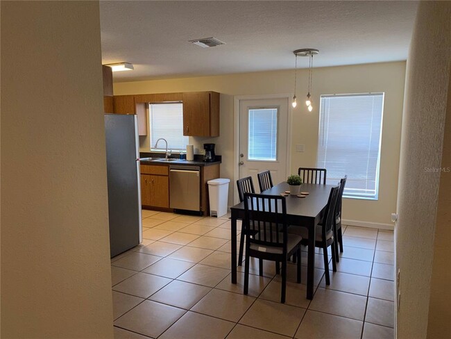 Foto del edificio - 5730 NE 33rd St