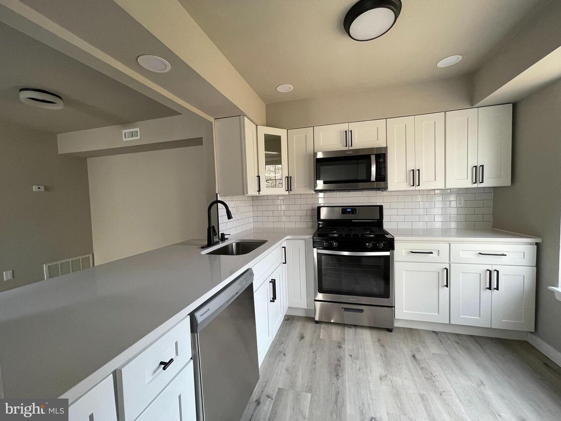 1204 Society Pl Unit B2, Newtown, PA 18940 Condo for Rent in Newtown