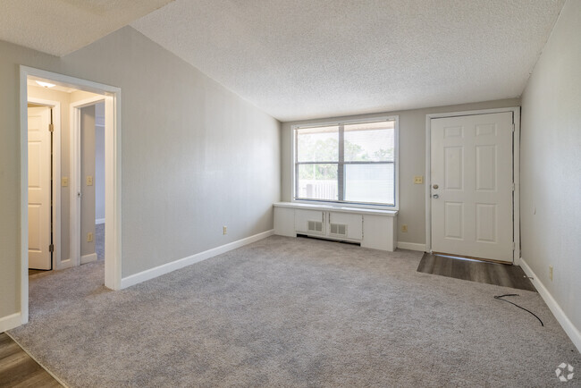 1 BR, 1 BA - 576SF - Heronwood Apartments