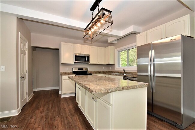 Foto del edificio - 7984 Chagrin Rd