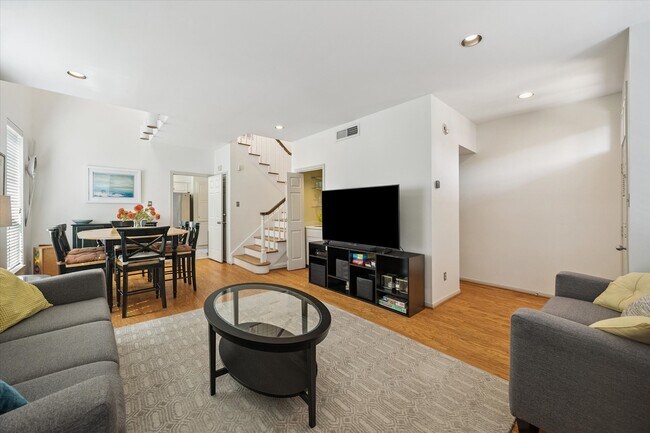 Foto del edificio - 4000 Purdue St