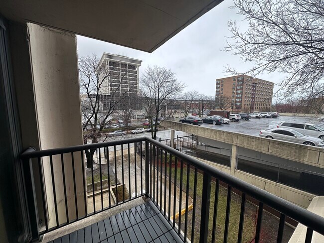 Foto del edificio - 2605 S Indiana Ave