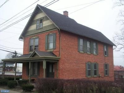 Primary Photo - 4 Center St