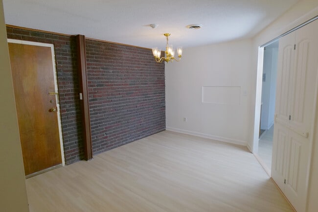 Building Photo - 159 Concord Ave