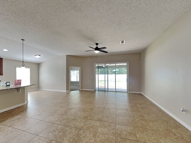 Building Photo - Base rent $2,766.00 Plus $29.00 RBP Total ...