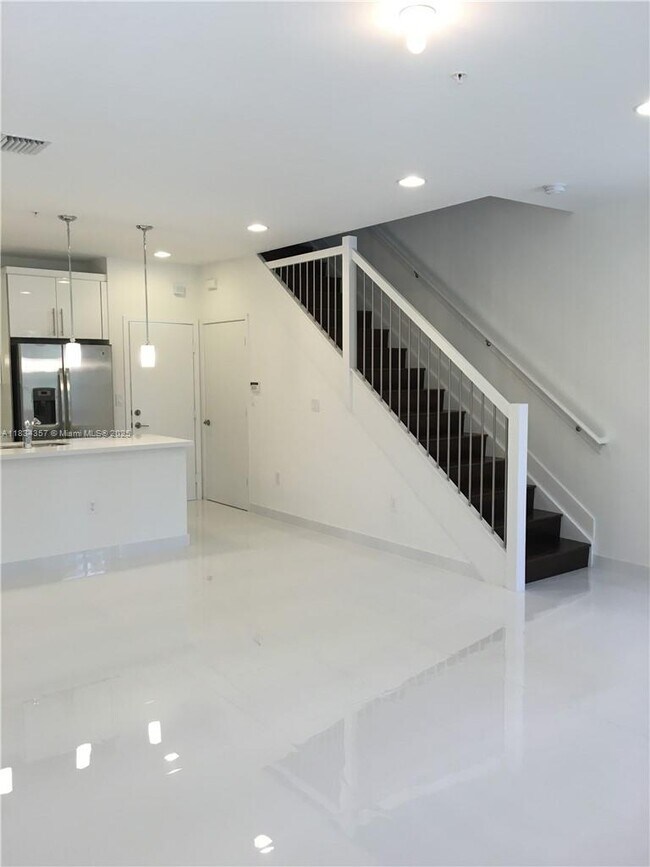 Foto del edificio - 2610 NE 213th St