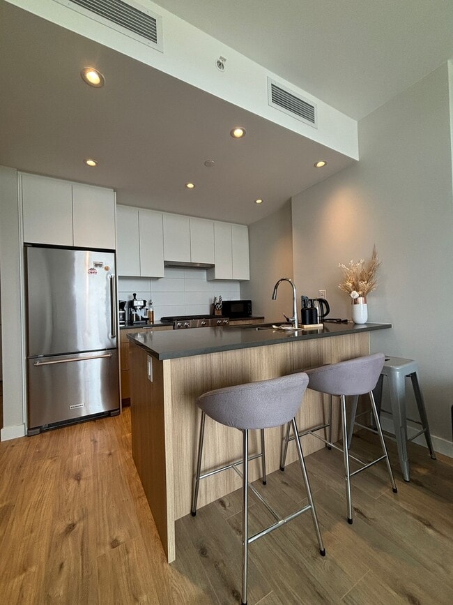 Photo du bâtiment - 3430 E Kent Av S
