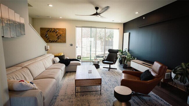 Foto del edificio - 604 N Bluff Dr