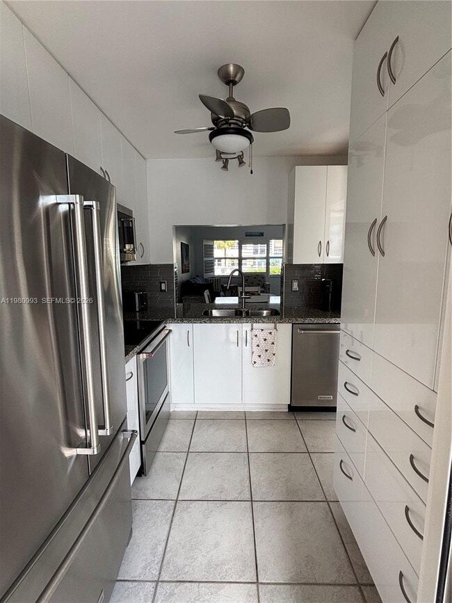 Building Photo - 1481 S Ocean Blvd