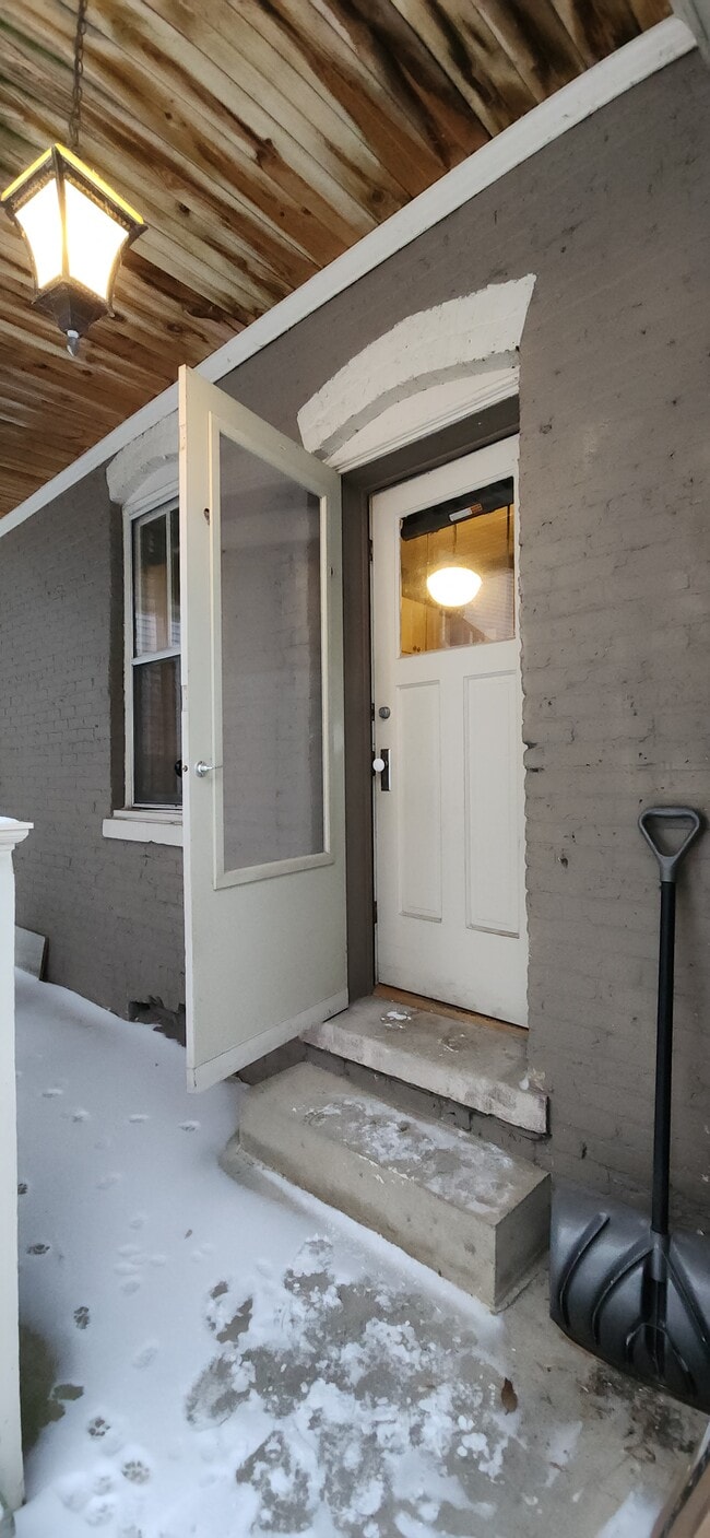 Building Photo - 1734 N Pulaski St