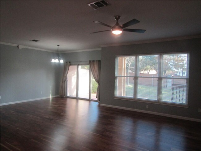 Building Photo - 7500 Shadowridge Run
