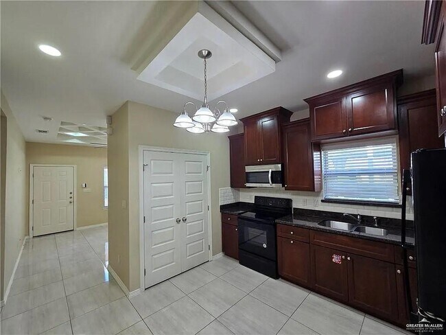 Foto del edificio - 2806 E Eisenhower Ave