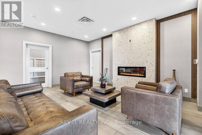 Photo du bâtiment - 150 Oak Park Blvd