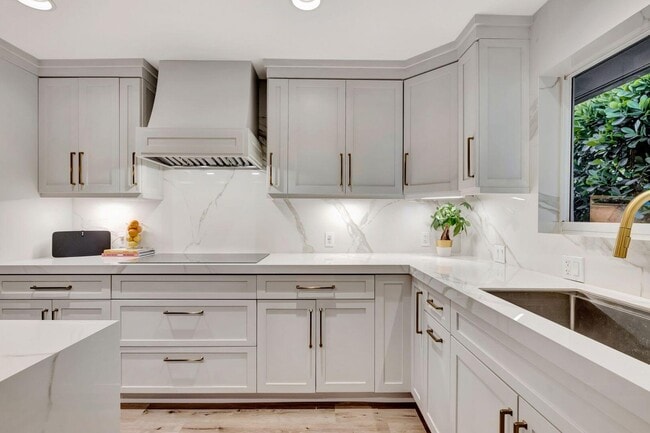Foto del edificio - 3481 NE 31st Ave