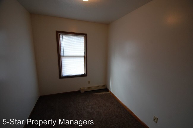 Building Photo - 612 Middlebury St