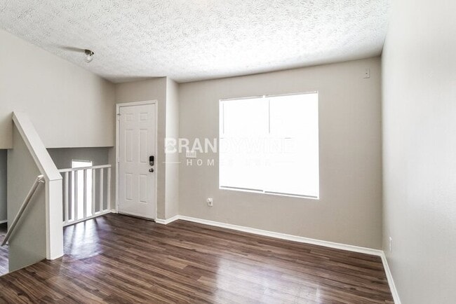 Foto del edificio - 5551 Downs Way